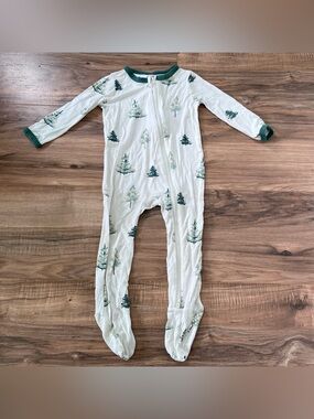 Kyte Baby green tree zipper romper